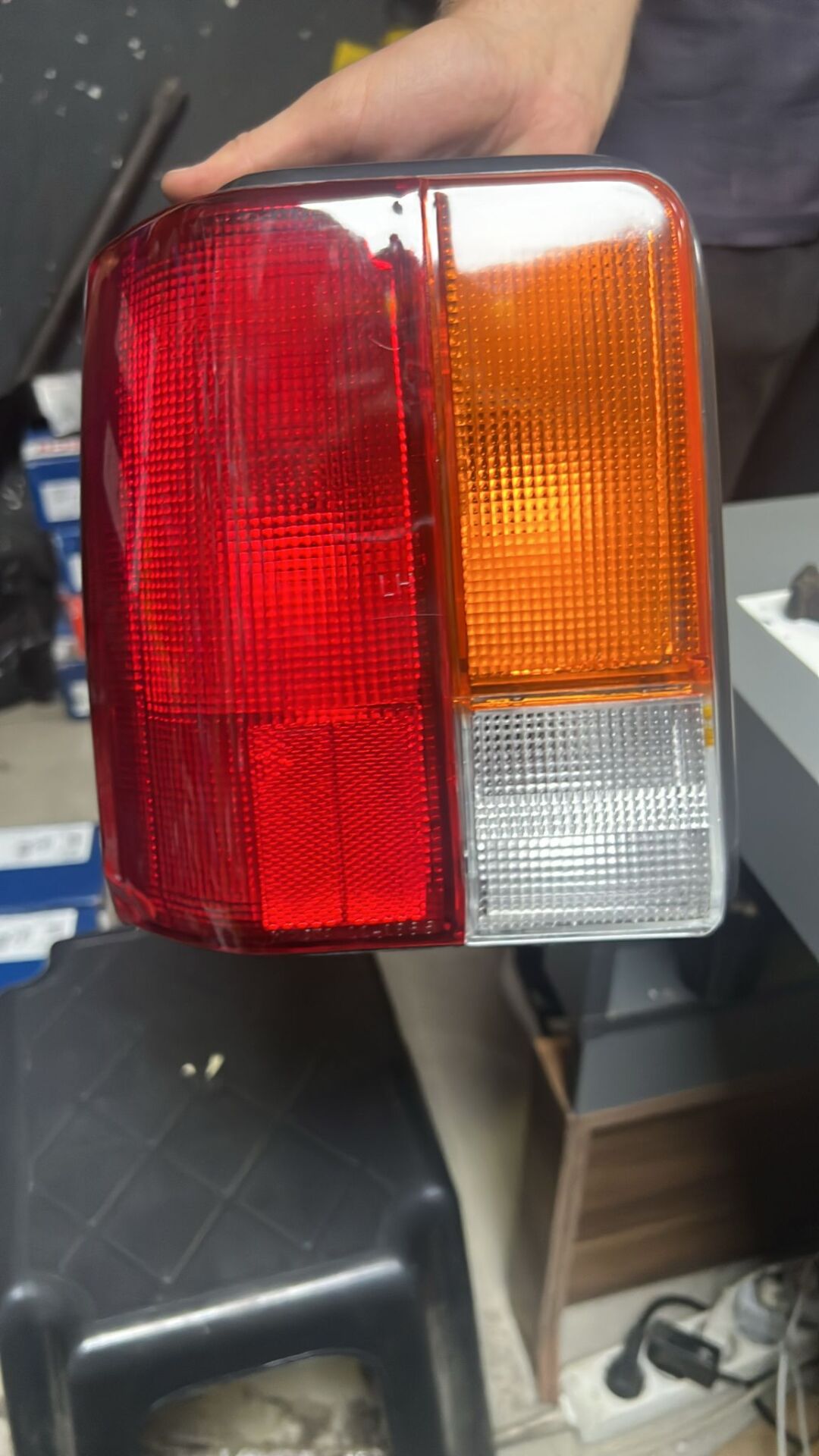 Ford Festiva Stop Lambası Sağ ve Sol takım Fiyatıdır.. Kargosu Ücretsiz)