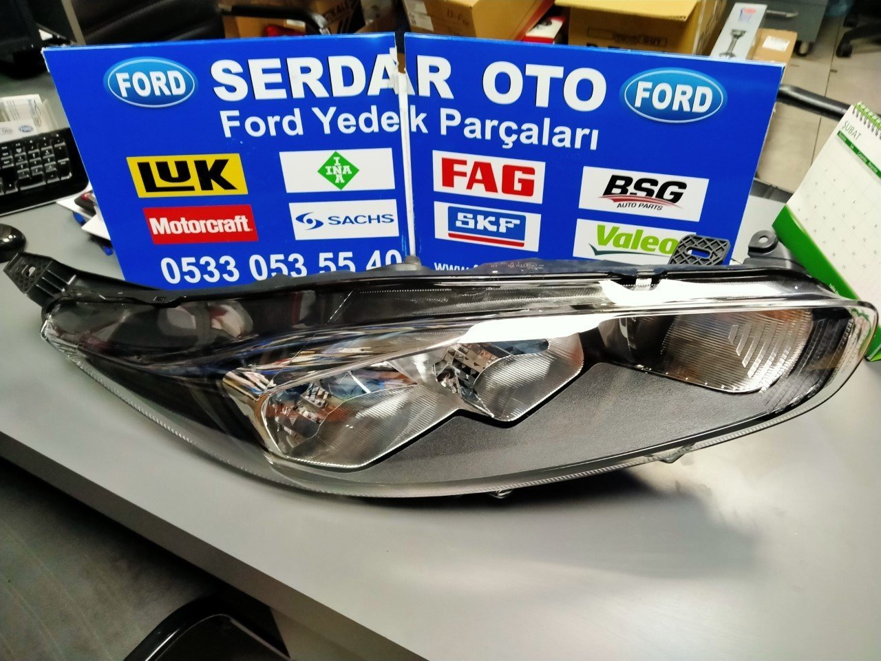 Ön Far Sağ Siyah Zemin TREND 2013-2017 arası Ford Fiesta (=LÜTFEN AÇIKLAMA BÖLÜMÜNÜ OKUYUNUZ=)