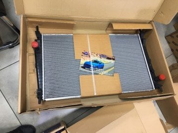 Su Radyatörü 200ps 3.2 motor Transit V347 Kale 351275 8C168005AC