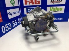 Mazot Pompası 2.2 Önden çeker V347 2007-2011 Model arası Transit 6C1Q9B395