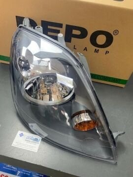 Ford Fiesta Ön Far Sağ 2006-2008 Yıllar Arası DEPO 431-1172RLDEM (Kargosu Ücretsiz)