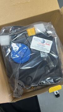 RADYATÖR YEDEK EK SU DEPOSU KAPAKLI AUDİ Q7 06-15 TOUAREG 02-10 CAYENNE 03-10 KRAFT 08020369 7L0121407