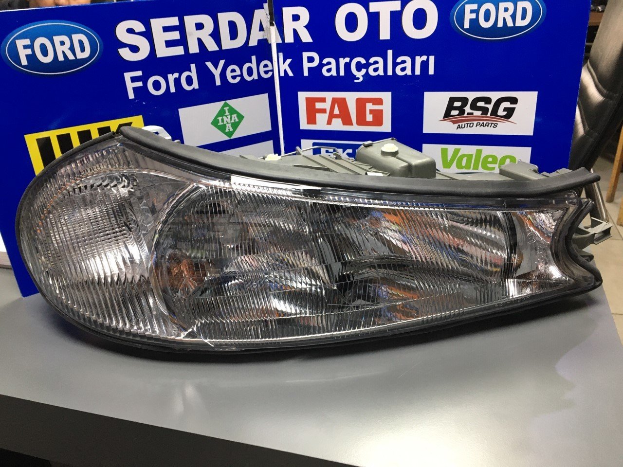 Ford Mondeo Ön Far Sağ 1997-2000 Yıllar Arası DEPO 4311129R (Kargosu Ücretsiz)