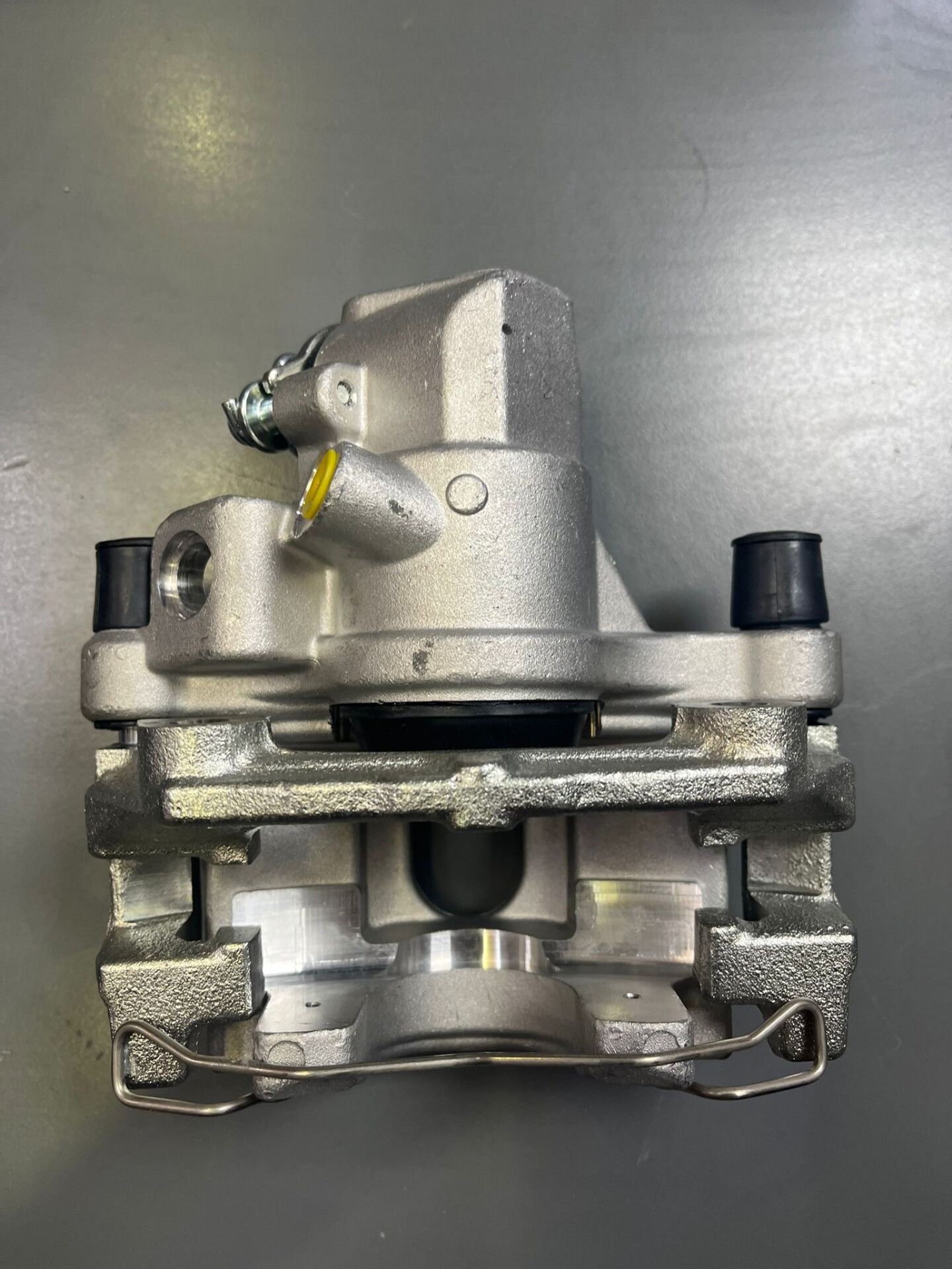 FOCUS CMAX VOLVOS40 ARKA FREN KALİPERİ KOMPLE SOL  2006-2017 YILLAR ARASI