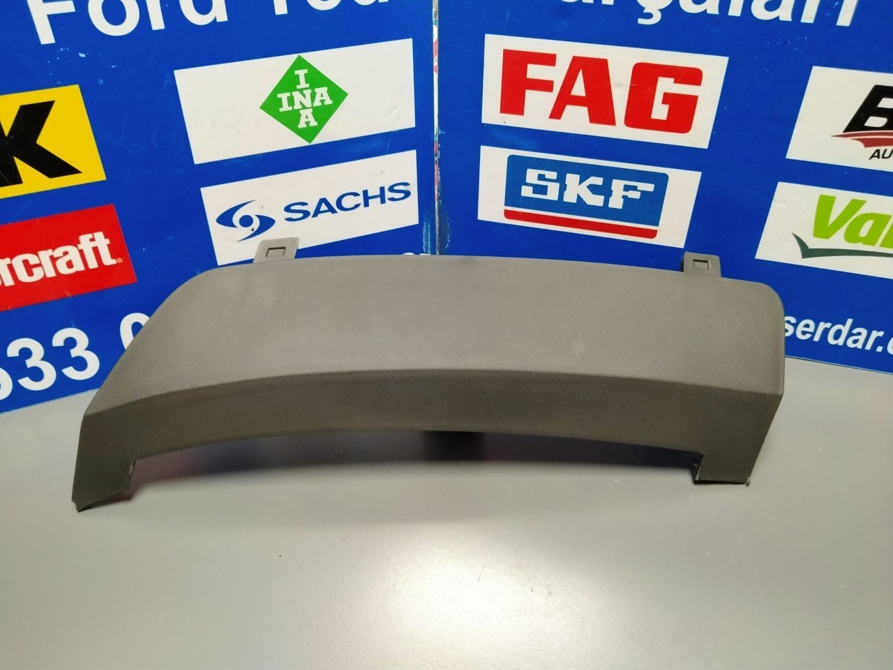 Ford Fiesta Arka Tampon Çeki Kapağı Siyah 09-17 arası 8a6117k922