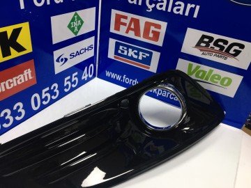 Ön Sis Far Çerçevesi Sol Parlak Krom Çerçeveli  2013-2017 Yıllar Arası Ford Fiesta