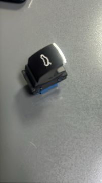 Volkswagen Passat B7 Bagaj Kapağı Açma Düğmesi 3AA959831 MHR 35221 3AA959831REH K-10