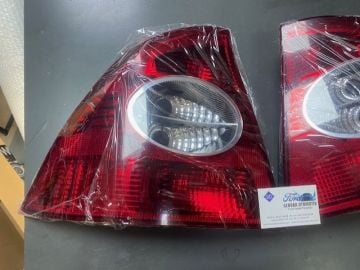 Focus Seda Arka Stop Lambası sağ ve sol takım fiyatıdır 06-11 Arası 5m5113602-5m5113a603 (TAKIM 2 ADET FİYATIDIR)