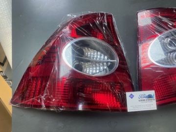 Focus Seda Arka Stop Lambası sağ ve sol takım fiyatıdır 06-11 Arası 5m5113602-5m5113a603 (TAKIM 2 ADET FİYATIDIR)