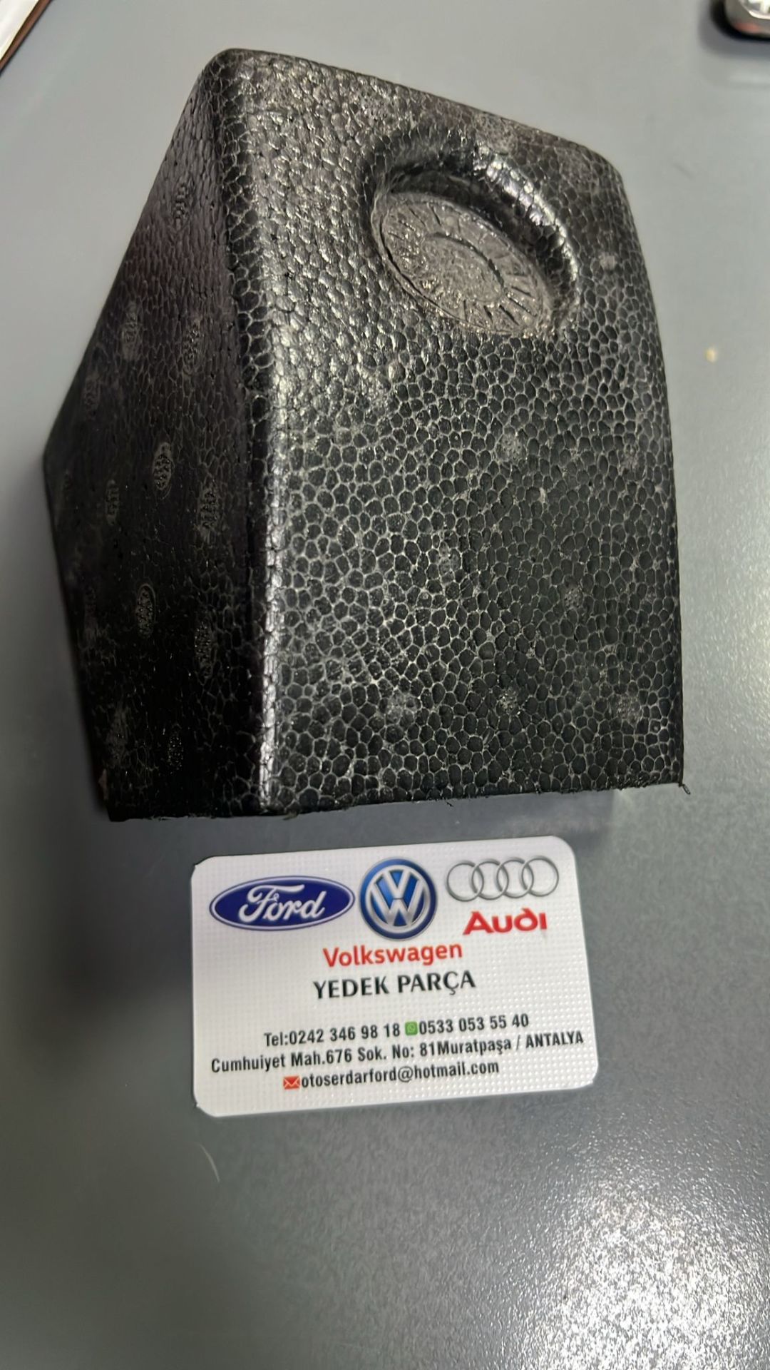 ÖN TAMPON KÖPÜĞÜ SOL 11-15 ARASI JETTA ORJİNAL VW 5C6807248A 4-k-pis-kar