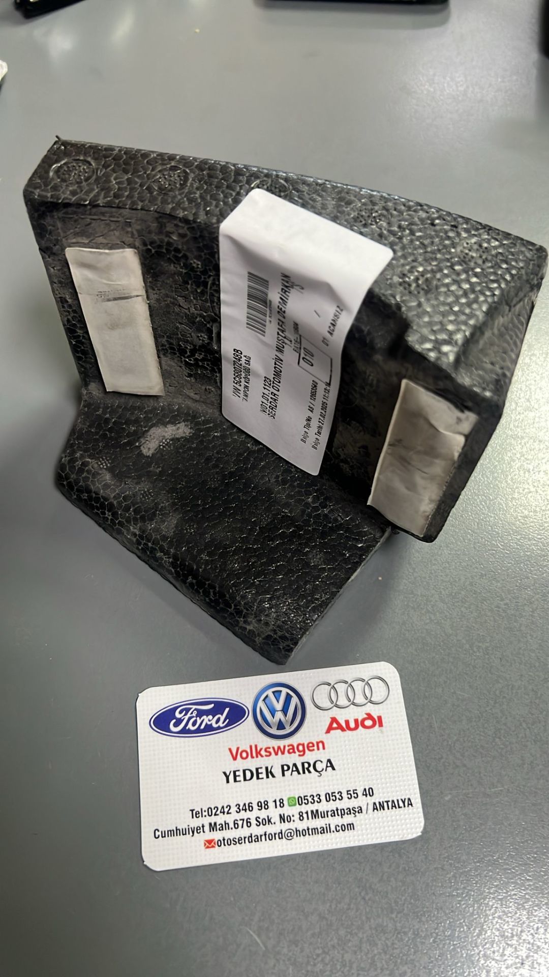 ÖN TAMPON KÖPÜĞÜ SAĞ 11-15 ARASI JETTA ORJİNAL VW 5C6807248B 4-k-pis-kar