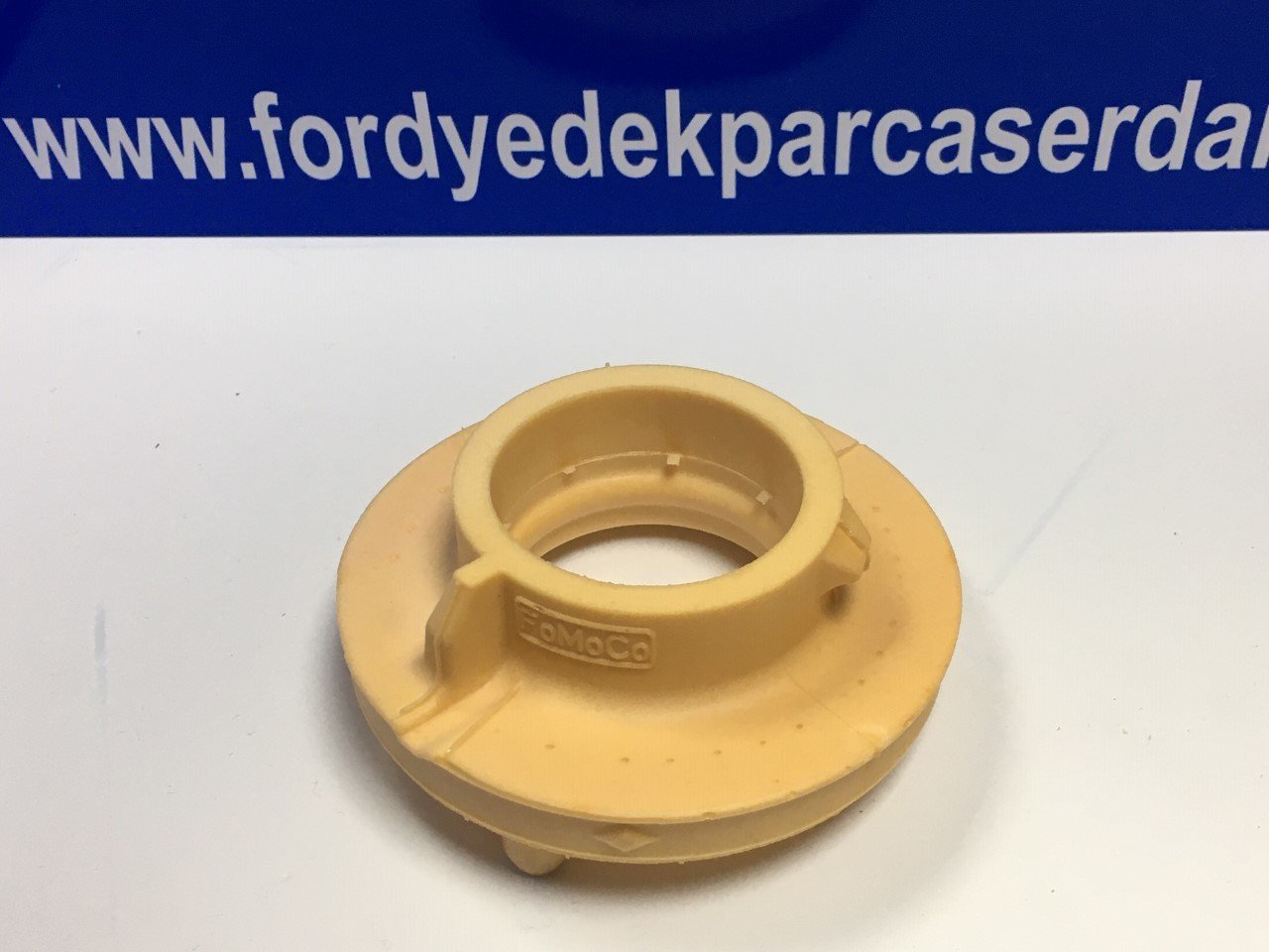 Ford Courier ve Fiesta Arka Amortisör Helezon Üst Lastiği Sarı ORJİNAL BV2C5599AB (Kargosu Ücretsiz)