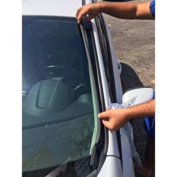 Fiesta Ön Cam Direk Çıtası Sağ ve Sol Takım Fiyatıdır..Orjinal  2009-2017 ARASI 8a61a03194 95