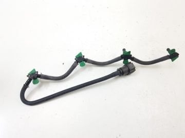 Ford ENJEKTÖR GERİ DÖNÜŞ HORTUMU DİŞİ (FOCUS/C-MAX/MONDEO/CONNECT ORJİNAL FORD AV6Q 9K022 AB