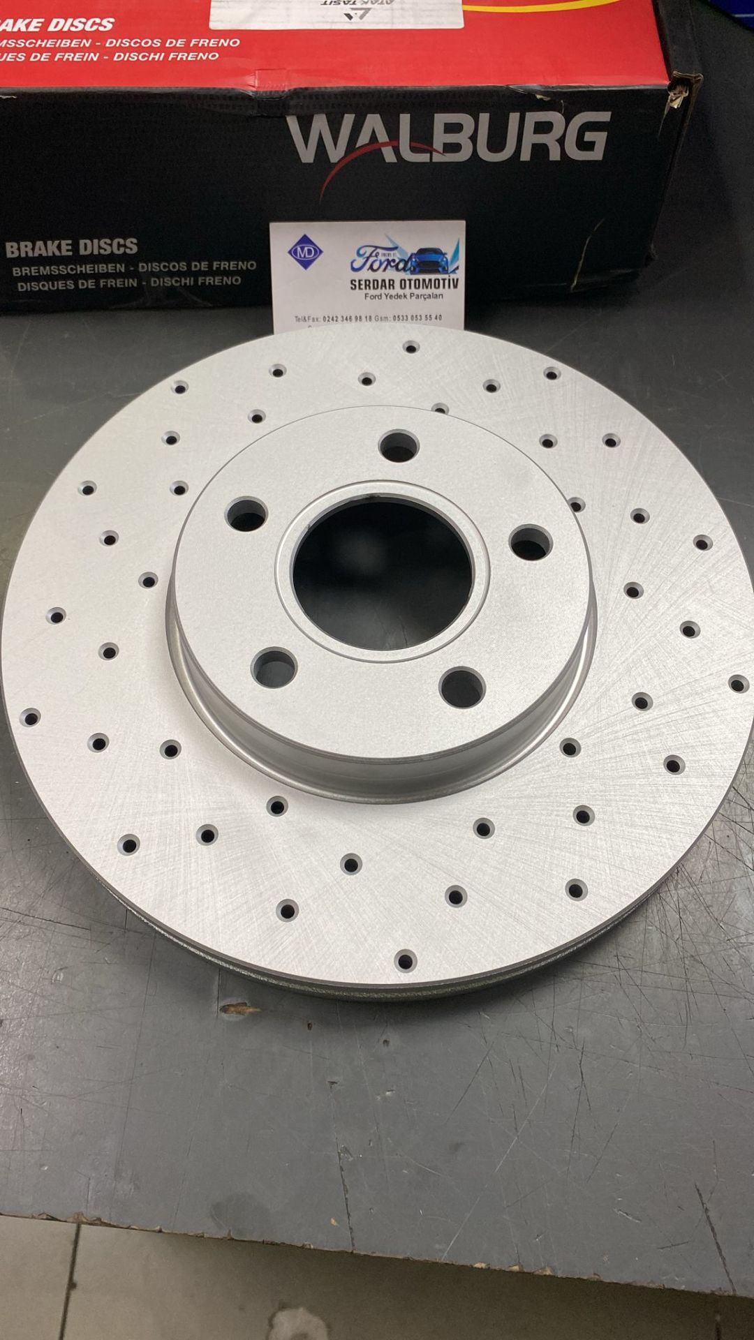 Focus Cmax VolvoS40 C30 V50 Ön Fren Diski Performans Delikli Kaplamalı WALBURG 1044CD