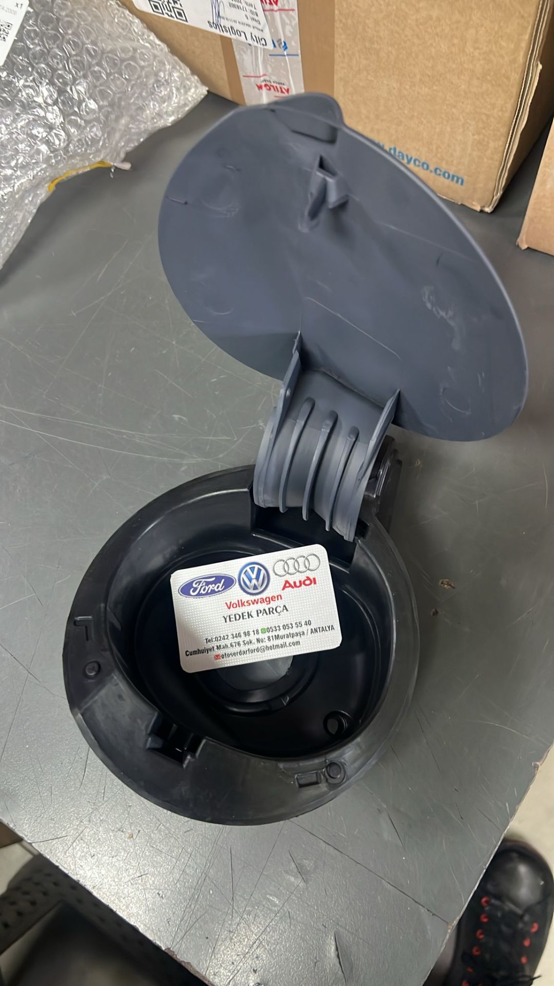 Seat İbiza Yakıt Depo Yuvası Kapağı İle Birlikte 09-17 Arası GKL 295661 6J4809905D 3-ÜST