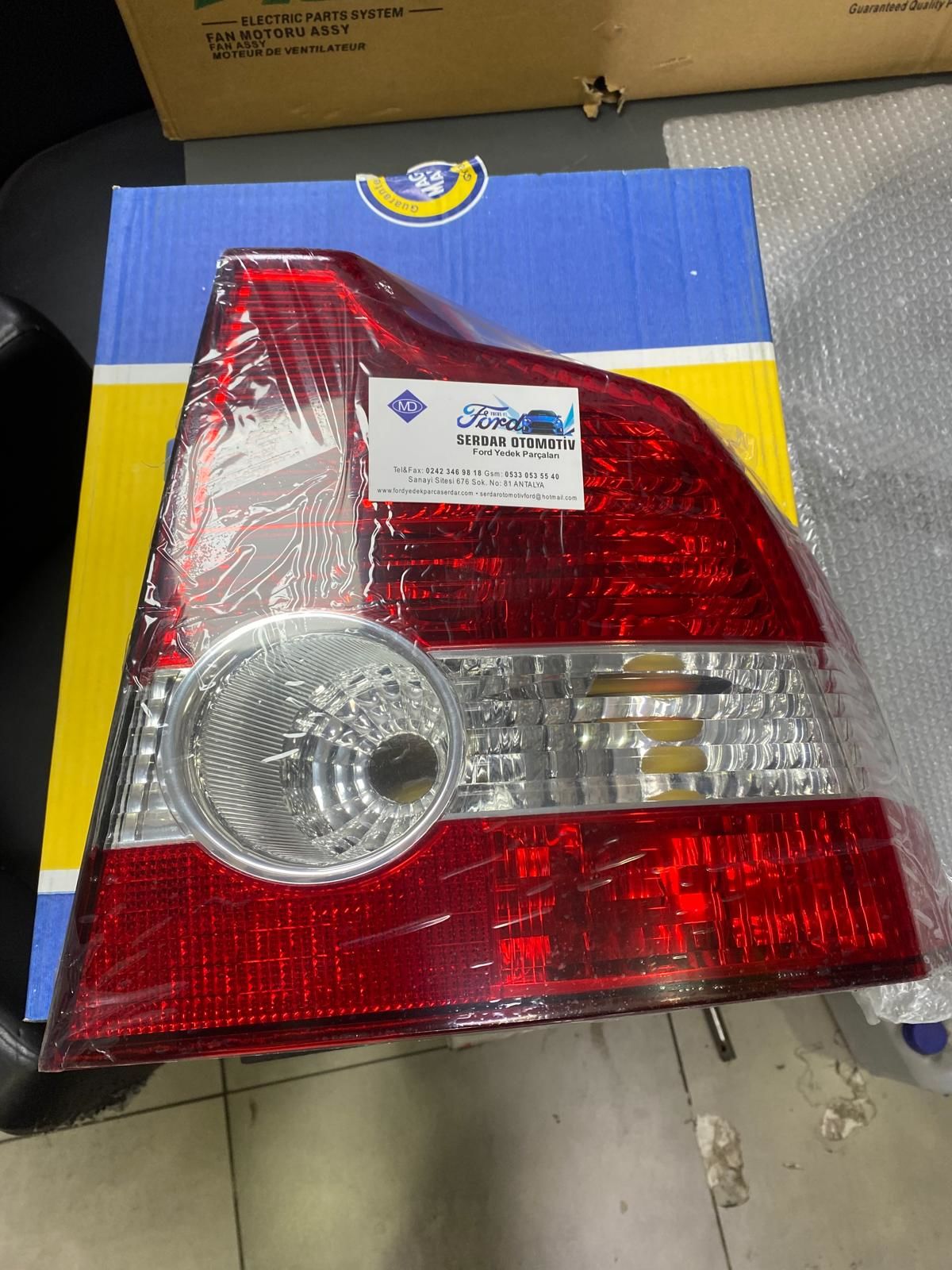 Volvo S40 Stop Lambası Sağ 2004-2007 Yıllar Arası Marelli 31213555