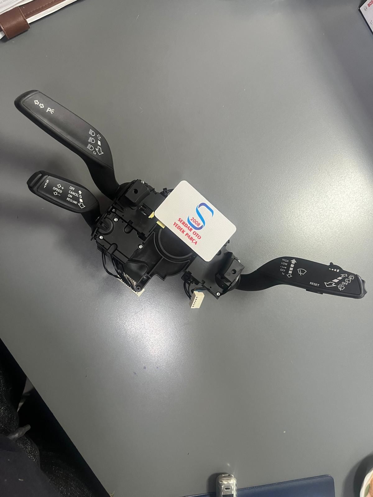 FAR SİNYAL SİLECEK KUMANDA KOLU 19 PİN AUDİ A4 - Q5 2007- SONRASI ZSW1363 4G8953502AD D1-G8