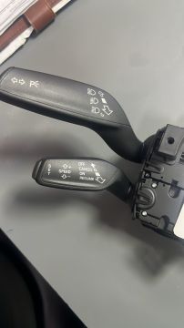 FAR SİNYAL SİLECEK KUMANDA KOLU AUDİ A4 B8 2009-2016 / A5 2013-2017 / A6 C7 2011-2017 / A7 2010-2018 ZSW1764 4G8953502AA D1-G8