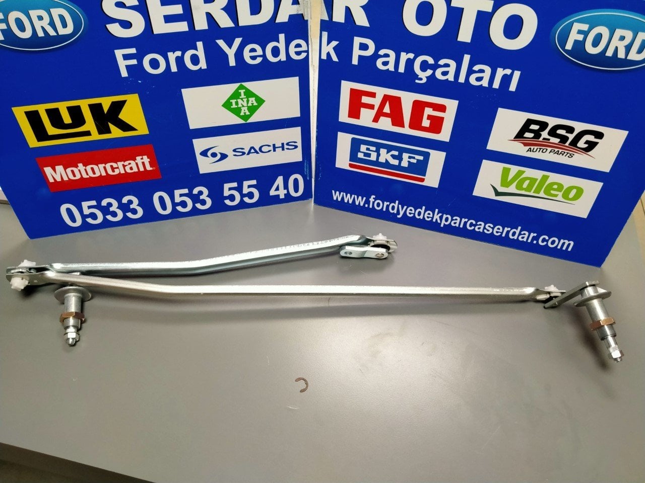 Ford Taunus - P100 Ön Cam Silecek iç Freze Takımı 1977-1993 Yıllar Arası