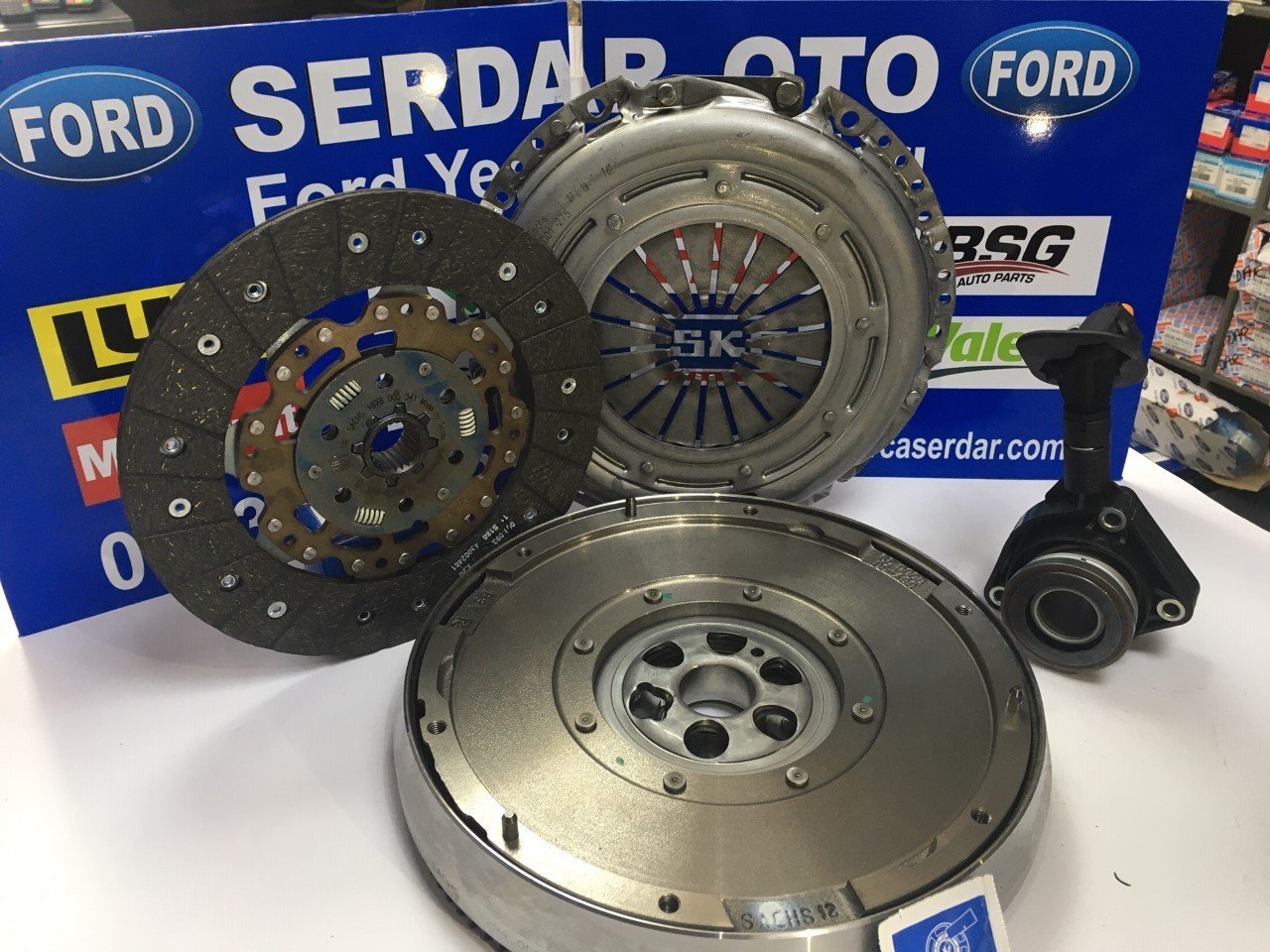 Volantlı Debriyaj Seti Bilyalı Set 11-17 Arası Focus Cmax volvo 1.6 Tdci Manuel sachs Orjinal 2290601117 FM517C623
