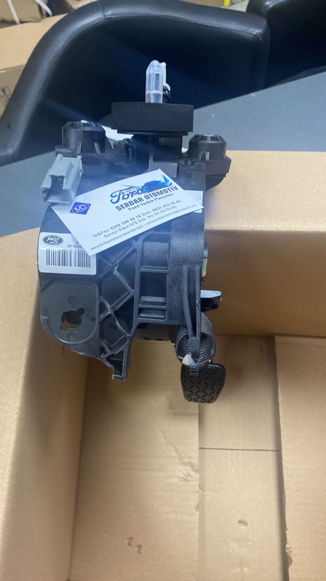 Debriyaj Pedalı Merkezli Courier Start + Stoplu Orjinal EY167b633AB