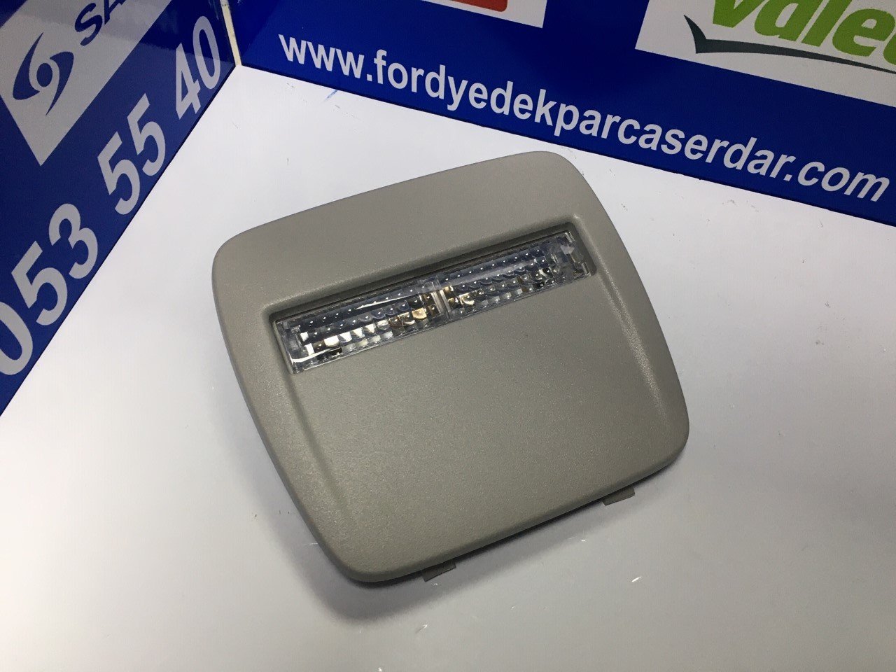 Ford Transit Tavan Lambası iç Aydınlatma 2014-2019 Yıllar Arası Orjinal