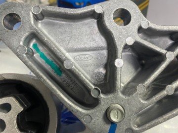 Ford Courier Şanzuman Alt Takozu 2018-2023 Yıllar Arası Orjinal Ford JT766P082