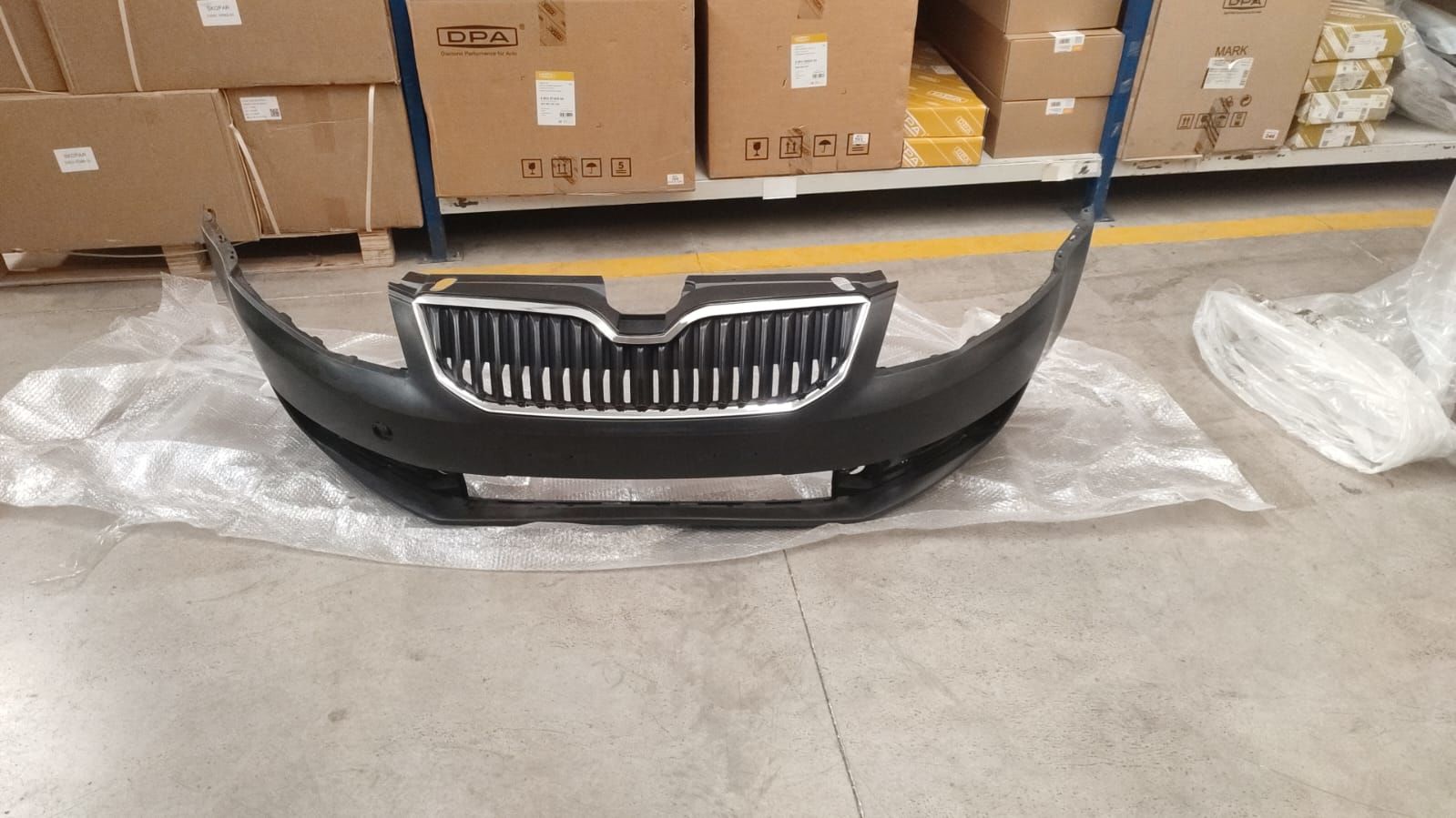 Skoda Octavia Ön Tampon + Panjuru Krom Çerçeveli 13-16 Arası 5E0807217 5E0853651