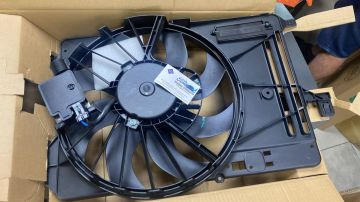 Focus Cmax Fan Motoru Beyinli 1.6 Tdci 11-17 Arası 8V618C607ED MGA 83272