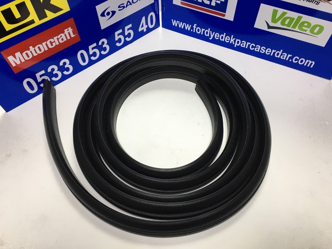 Ford Escort Bagaj lastiği fitil Sedan 1991-2000 arası Escort