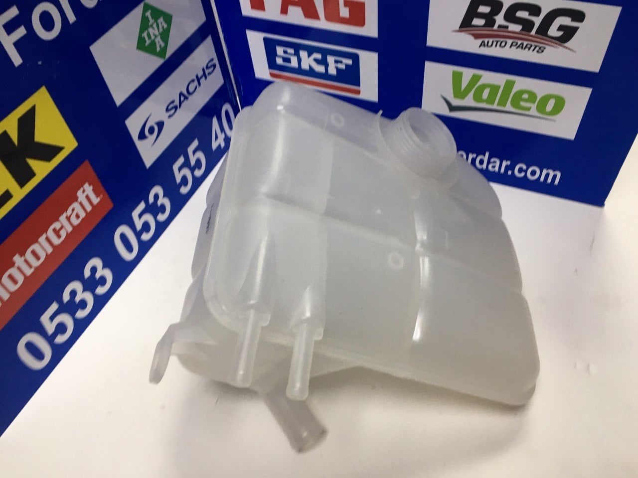 Ford Focus1 ve Connect Radyatör Su Deposu Orjinal Ford 8t168k218