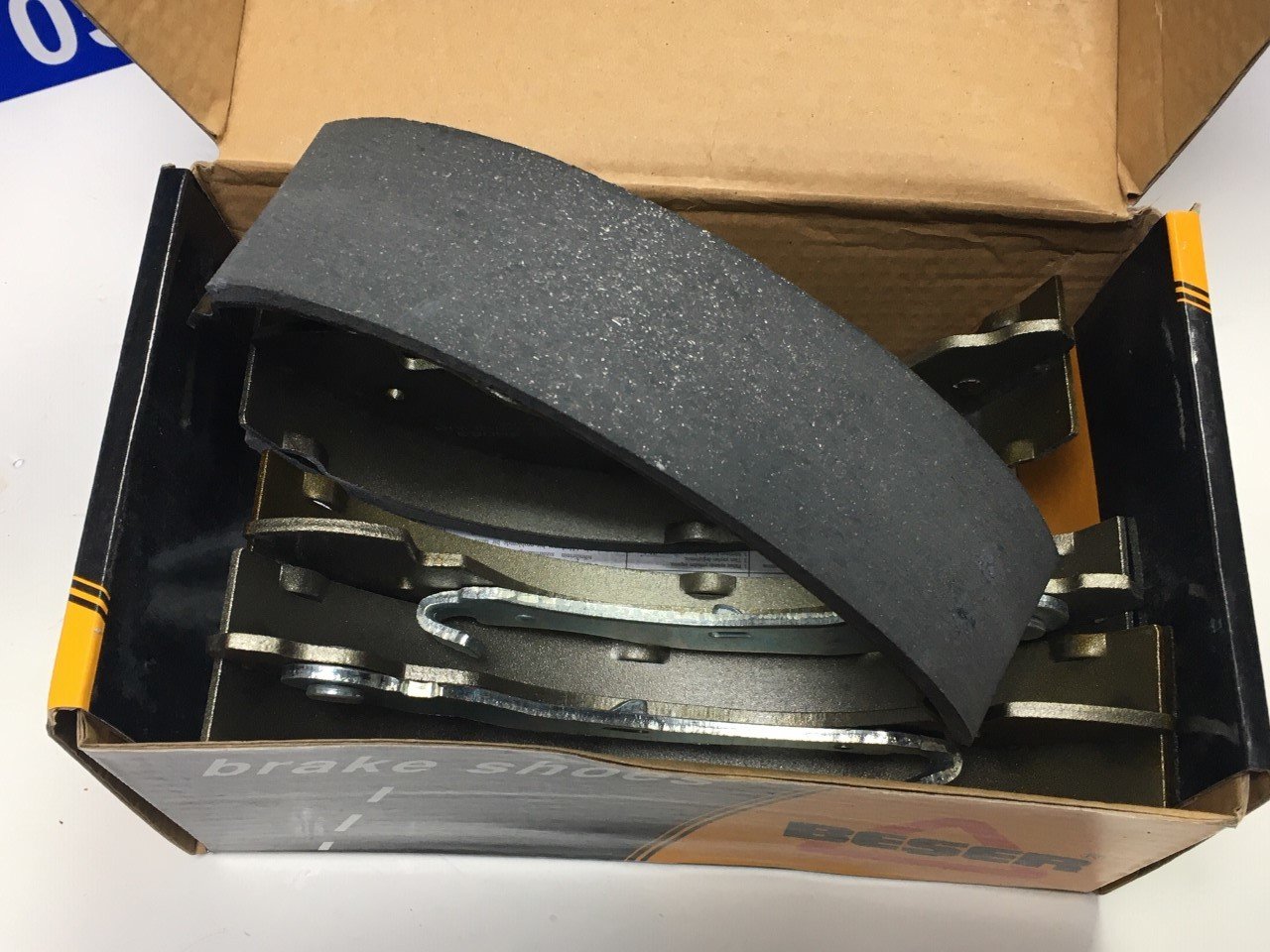 Arka fren balata tk Önden çeker V184 02-06 arası Transit