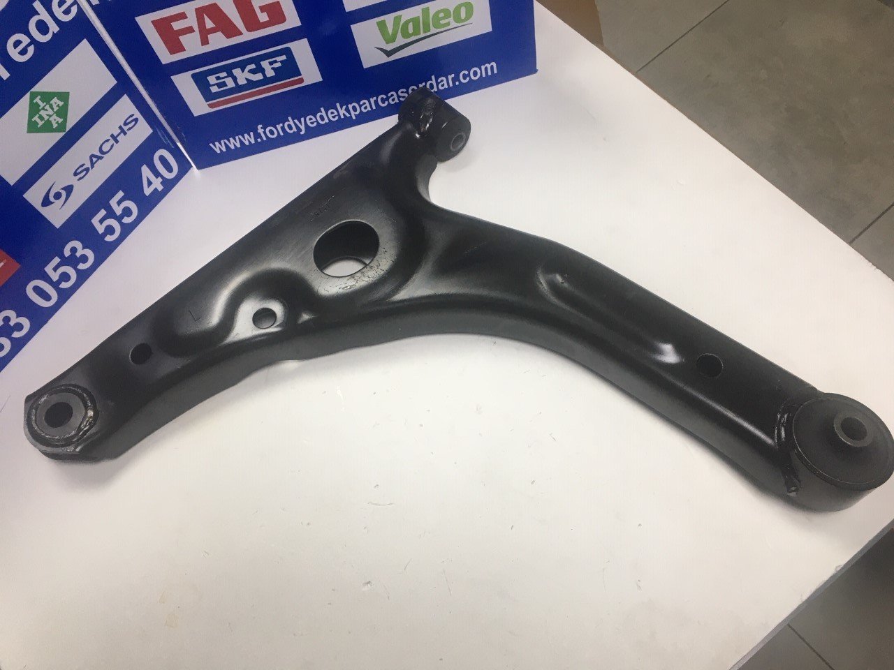 Ford Transit Ön alt salıncak sol 2002-2013 arası Transit v184 v347 ORJİNAL FORD 6C113A053