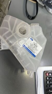 Ford Fiesta  Radyatör Su Yedek Deposu 1.4-1.5 Tdci Dizel ORJİNAL FORD 09-17 Arası 8v218k218bb