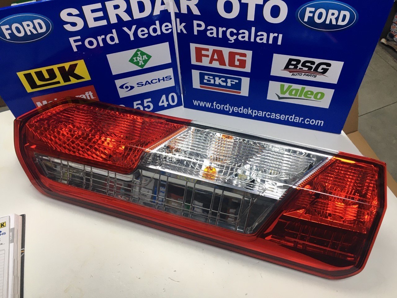 Transit Arka Stop Lambası Sol Minibüs Duylu Ampullü 14-23 Arası Orjinal  bk3113405