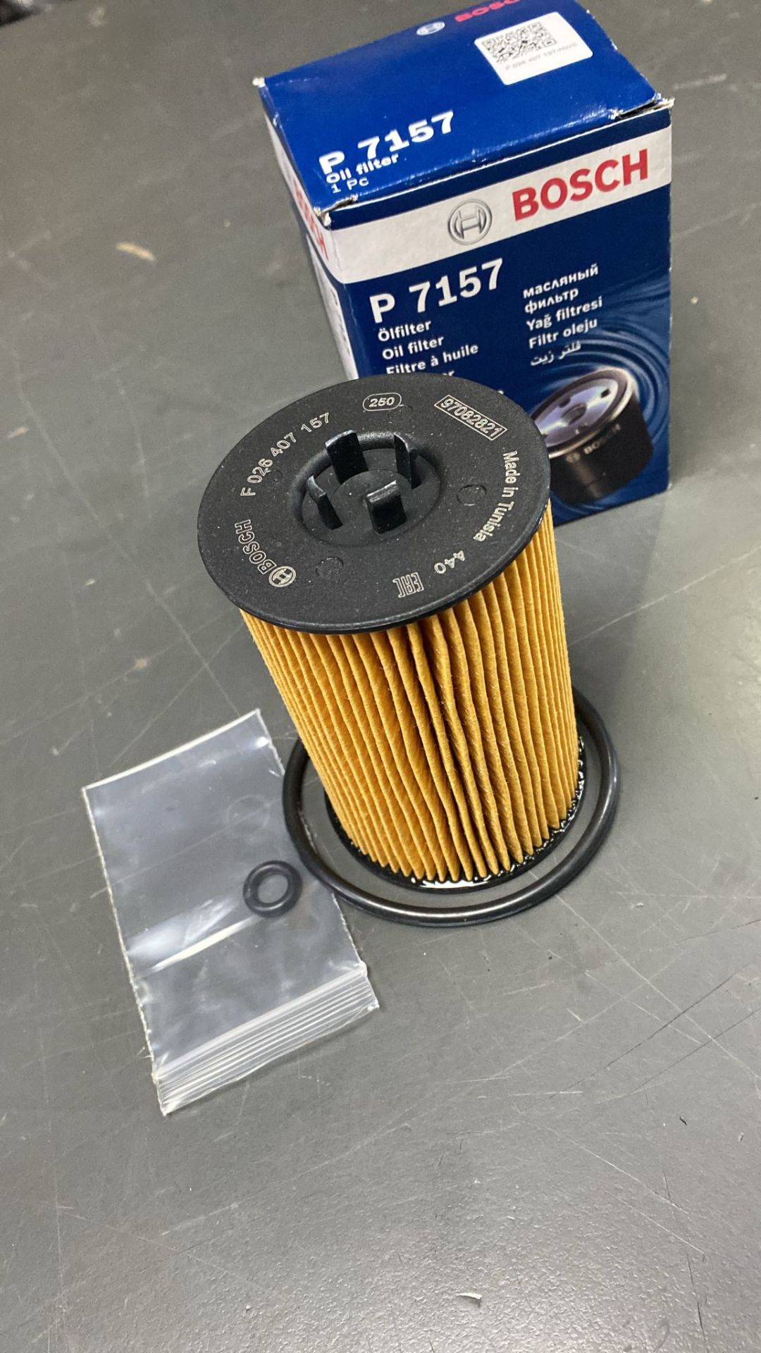 BOSCH F026407157 YAĞ FİLTRESİ AUDİ POLO GOLF PASSAT A3 LEON OCTAViA LEON AMAROK T6 T7 T8 Q5 CNHA CLHA CRKB CLHB DCXA DCZA CXHC CRLB DDYA DGDB CXX DGTC DFSD DNA  1.6 TDİ-2.0 TDİ 03N115562