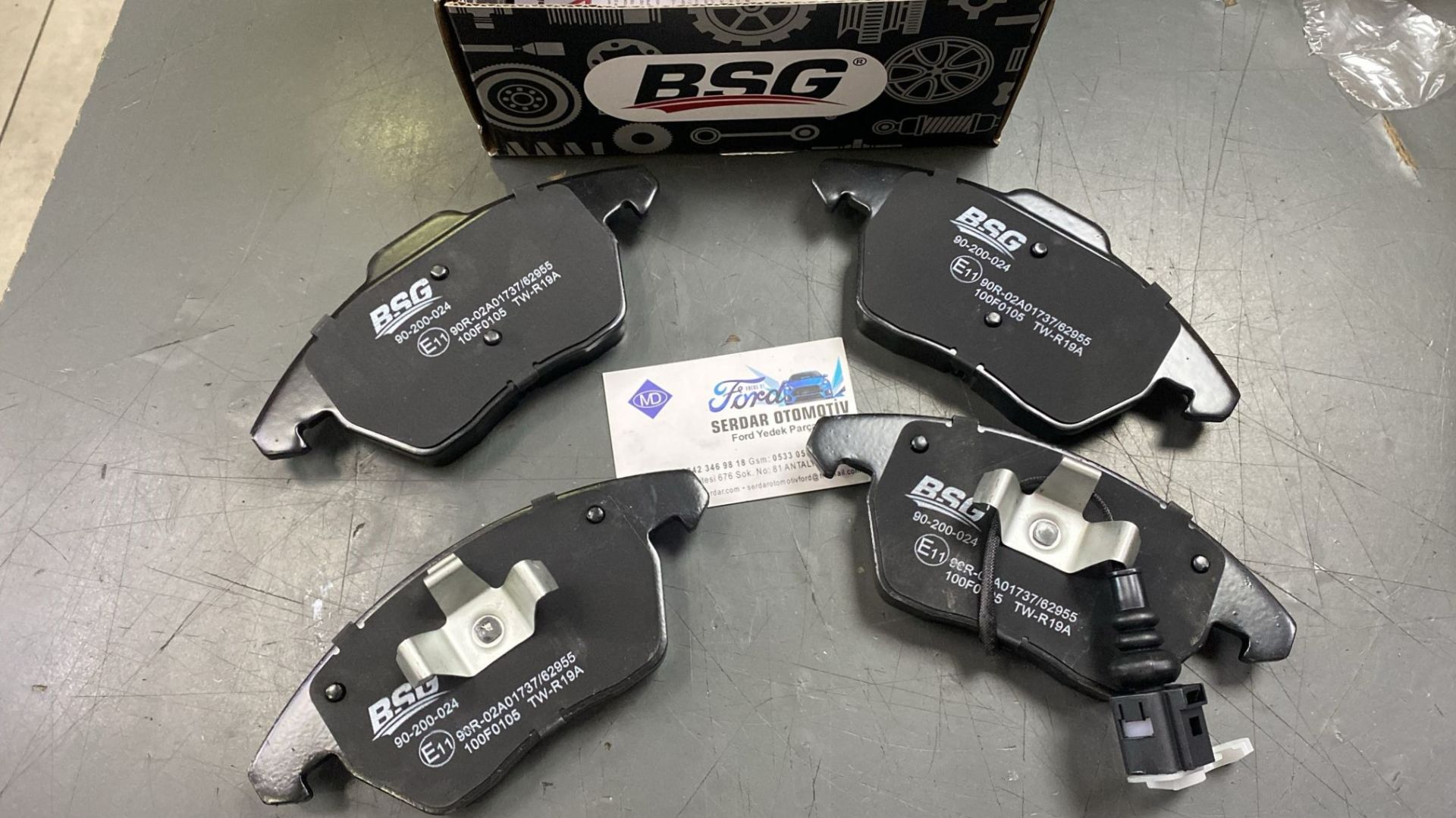 Ön Fren Balata Takımı Fişli Caddy GOLF5 GOLF6 JETTA CADDY PASSAT LEON Tiguan SCİROCCO Bsg 90200024 5N0698151 3C0698151C 3C0698151B 1K0698151E