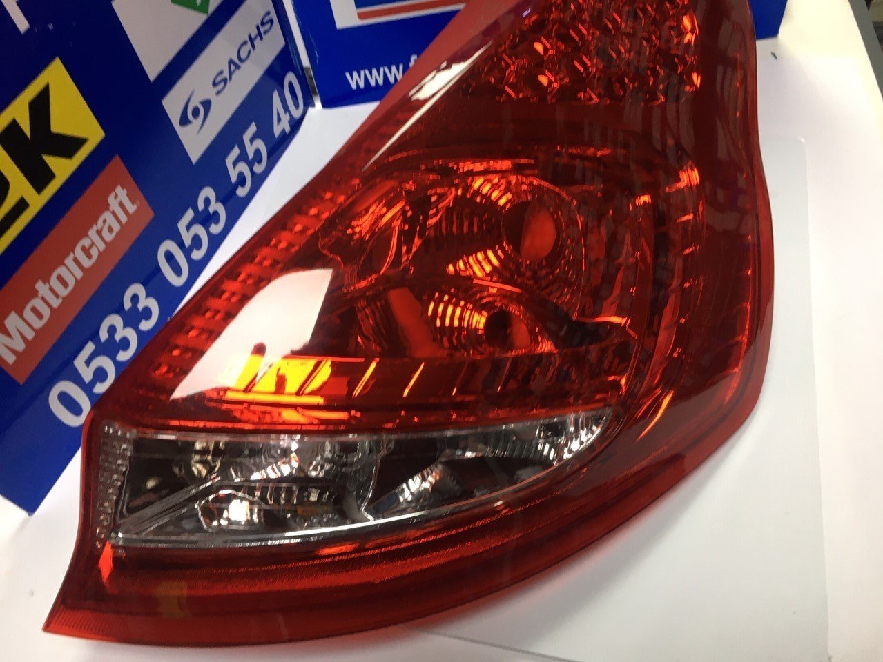 Ford Fiesta Arka Stop Lambası Sağ 2009-2012 Yıllar Arası 8A6113A602