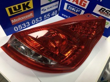 Ford Fiesta Arka Stop Lambası Sağ 2009-2012 Yıllar Arası 8A6113A602 (Kargosu Ücretsiz)