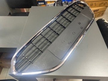 Ford Focus Ön Tampon Panjuru Krom Nikelaj Çerçeveli 2008-2011 ARASI 8M5117B968