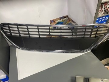 Ford Focus Ön Tampon Panjuru Krom Nikelaj Çerçeveli 2008-2011 ARASI 8M5117B968