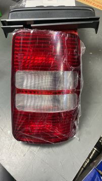 Arka Stop Lambası Sağ Duysuz Caddy 04-10 ARASI BSG 90805011 2K5945096P