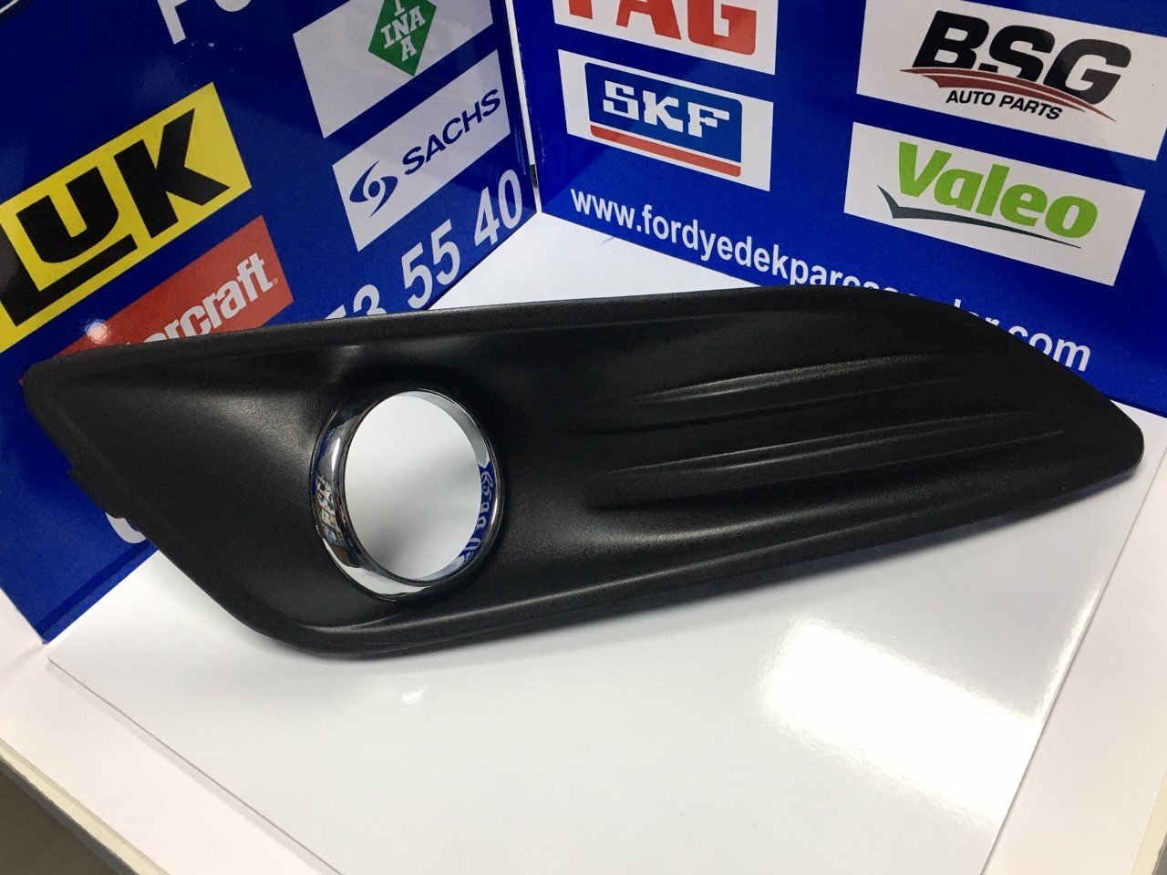 Ön Sis Far Çerçevesi Sağ Mat 2013-2017 Yıllar Arası Ford Fiesta C1BB15A298AA