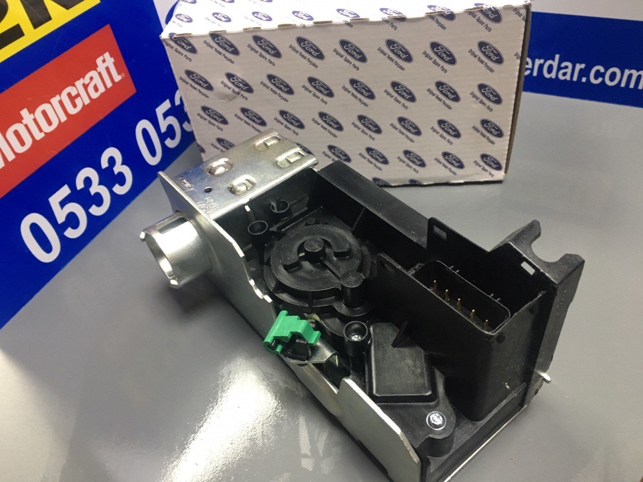 Ford Connect Ön Kapı İç Kilidi Delikli Sol Merkezi Motorlu Connect orjinal Ford 8T1AV21813BC