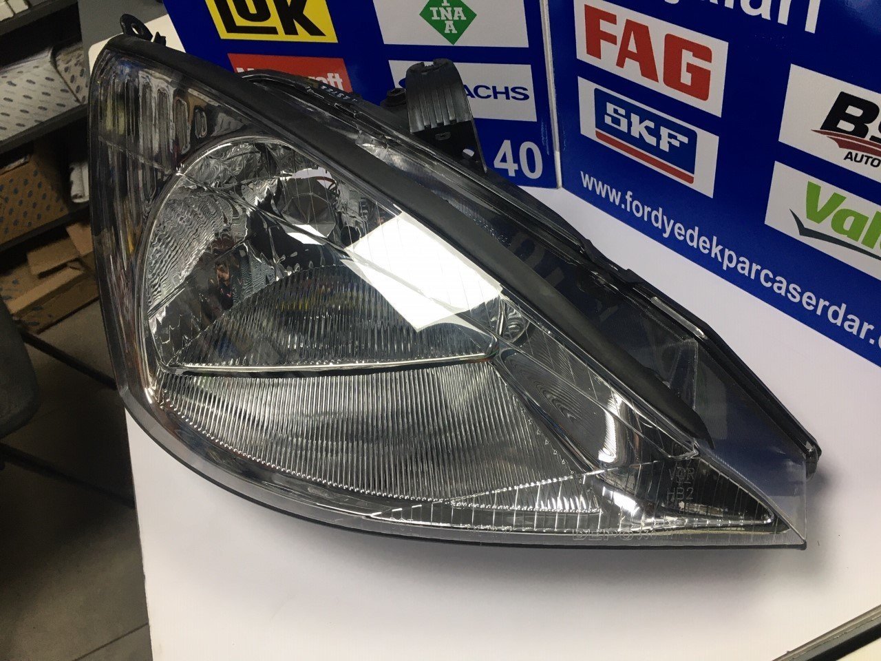 Focus 1 Ön Far Sağ 1998-2001 ARASI Depo 4311144R