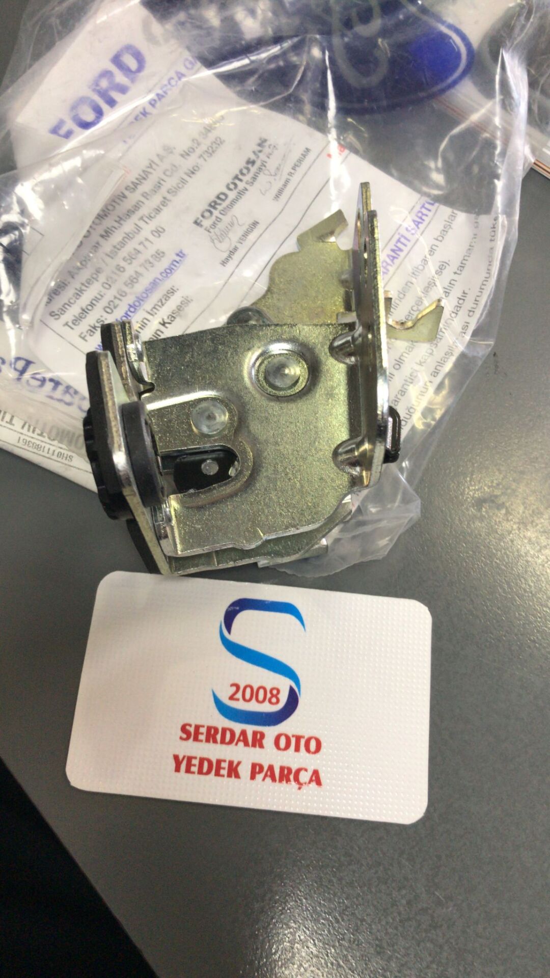 Ford COURİER ARKA BAGAJ KİLİDİ ÜST ÇİFT KAPI ORJİNAL ET76A43302AD 1-K-83