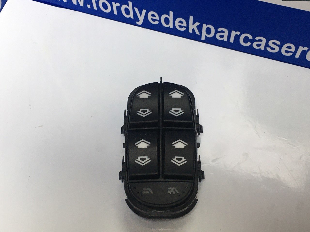 Focus1 mK1 Ön Cam Düğmesi Sol Dörtlü 98-2004 ARASI 2M5T14A132