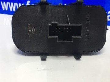 Focus1 mK1 Ön Cam Düğmesi Sol Dörtlü 98-2004 ARASI 2M5T14A132