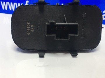 Focus1 mK1 Ön Cam Düğmesi Sol Dörtlü 98-2004 ARASI 2M5T14A132